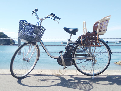 Electric bicycle with a child seat